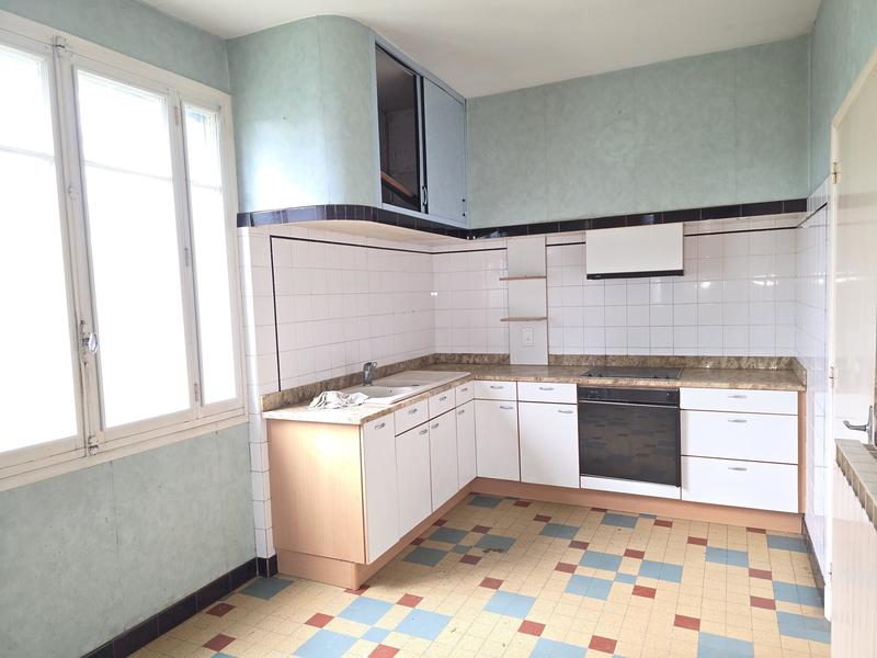 Maison - 602 m² - 5 pièces