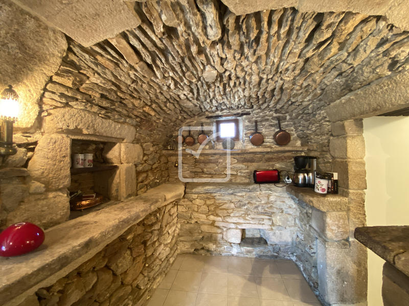 Maison - 298 m² - 12 pièces