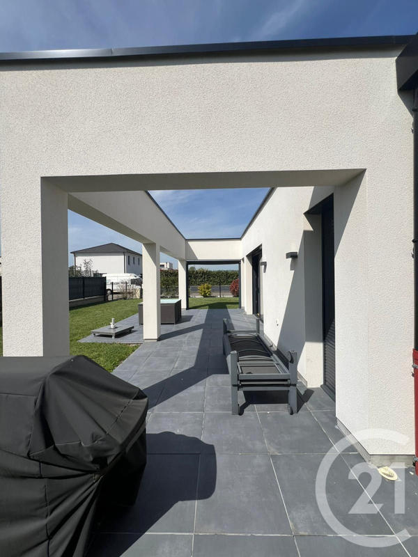 Maison - 202 m² - 5 pièces