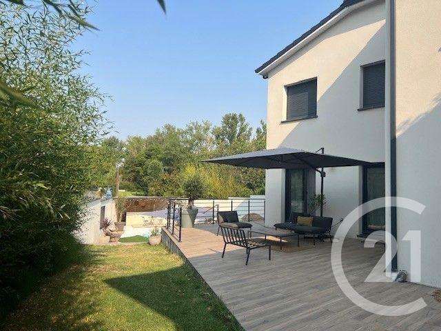 Maison - 304 m² - 7 pièces