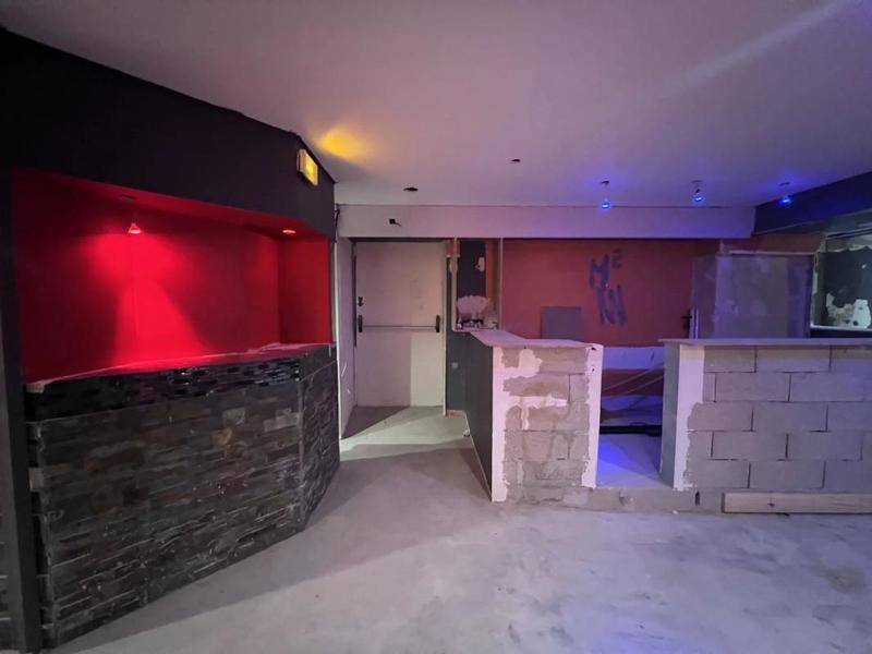 Local commercial - 163 m² - 7 pièces