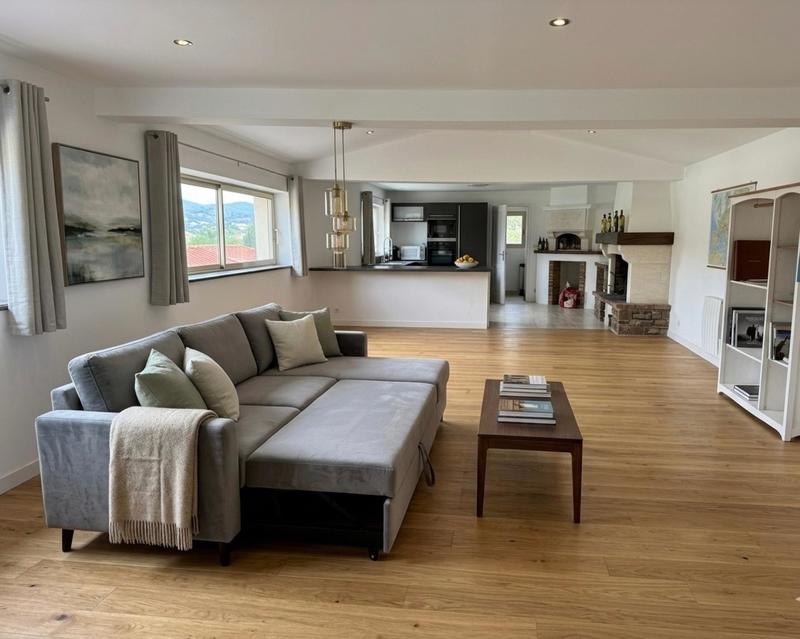 Maison - 420 m² - 9 pièces