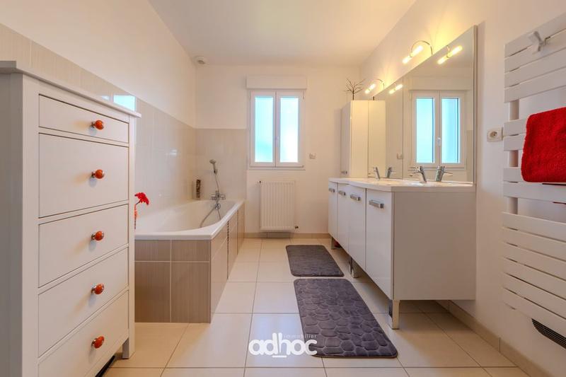 Maison traditionnelle - 160 m² - 7 pièces