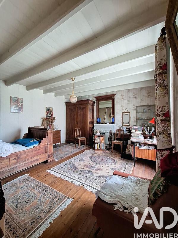 Maison - 215 m² - 7 pièces