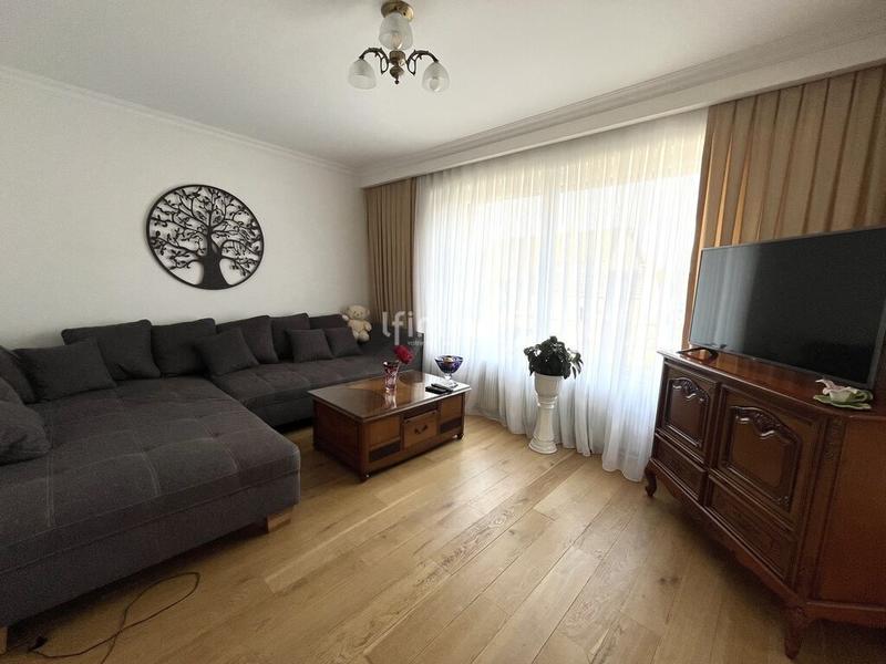 Maison - 252 m² - 10 pièces