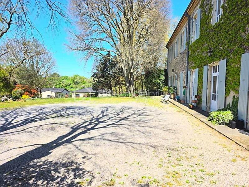Maison - 387 m² - 10 pièces