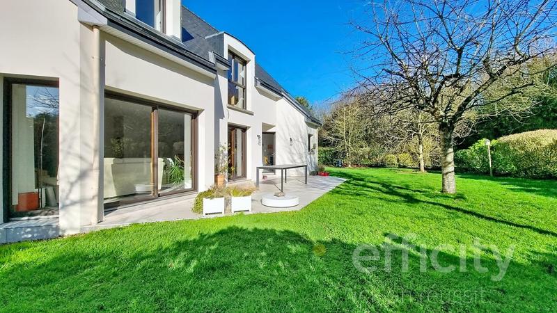 Maison - 168 m² - 7 pièces