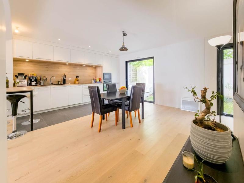 Maison - 180 m² - 6 pièces