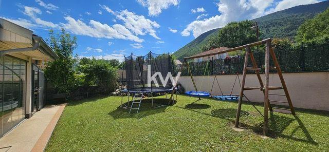 Maison jumelée - 118 m² - 5 pièces