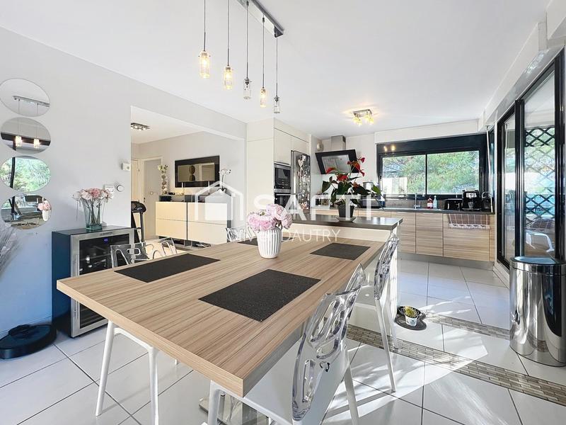 Appartement - 101 m² - 4 pièces