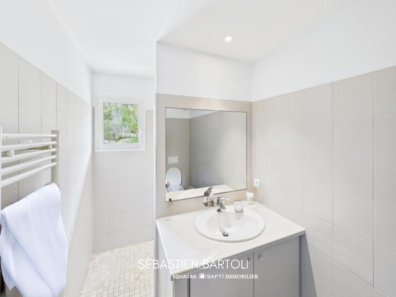 Maison - 174 m² - 6 pièces