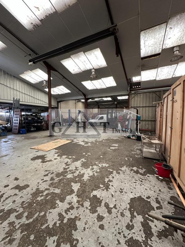 Terrain industriel - 6 737 m²