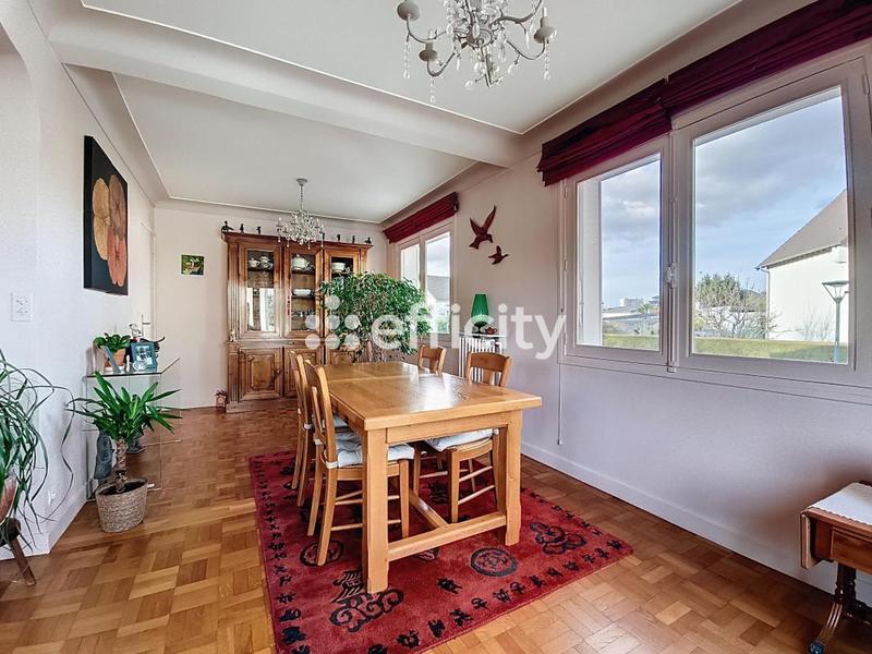 Pavillon - 145 m² - 6 pièces