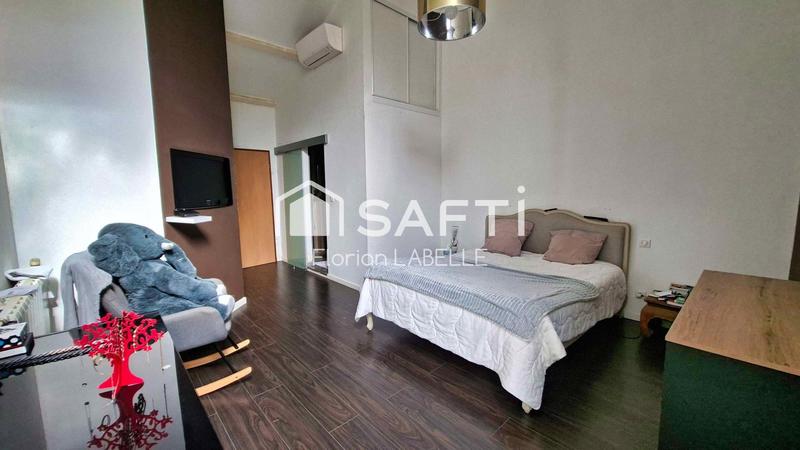 Maison - 320 m² - 6 pièces