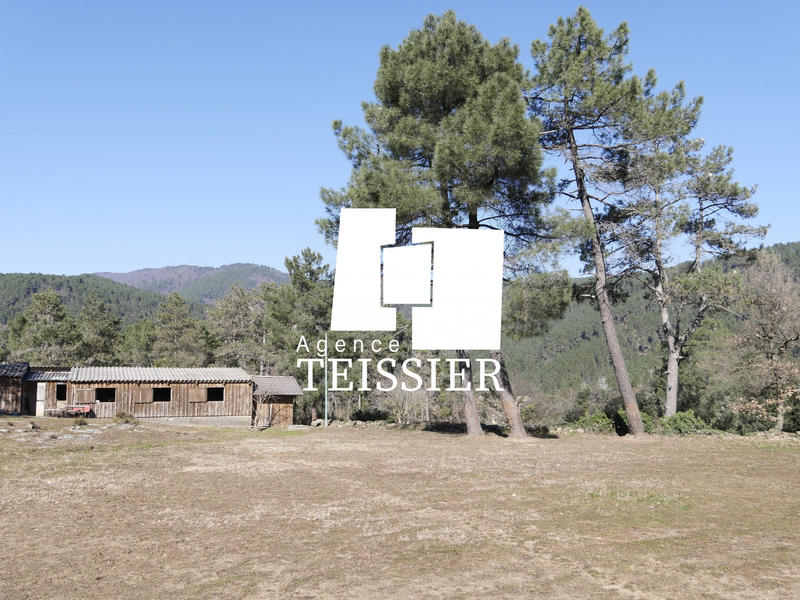 Maison - 270 m² - 18 pièces