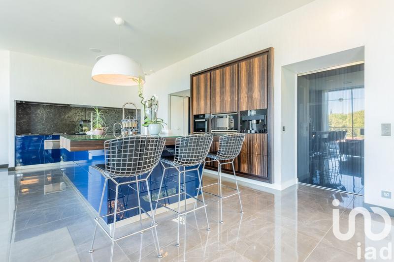 Maison de maîtres - 650 m² - 10 pièces