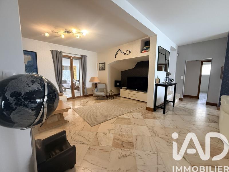 Maison de maîtres - 360 m² - 8 pièces