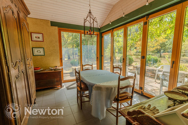 Maison - 340 m² - 14 pièces