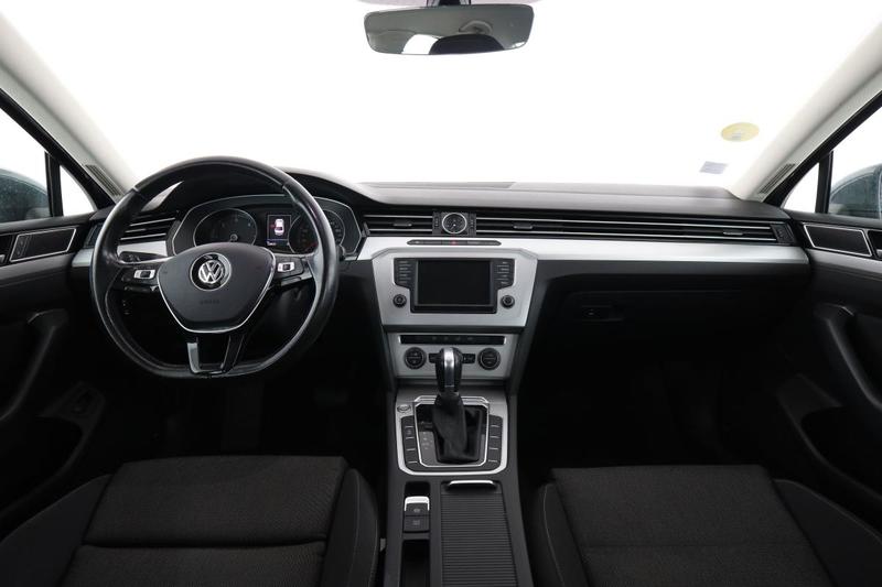 Volkswagen Passat 1.6 Tdi BlueMotion Tech Connect Dsg7 120 ch