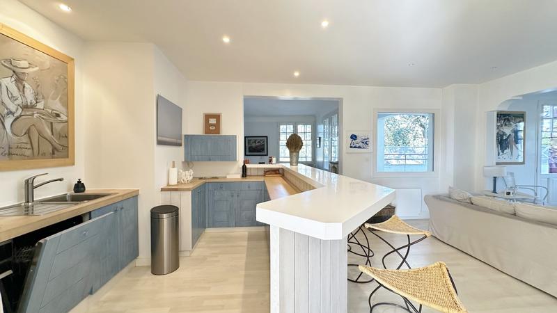 Appartement sur toit - 200 m² - 7 pièces