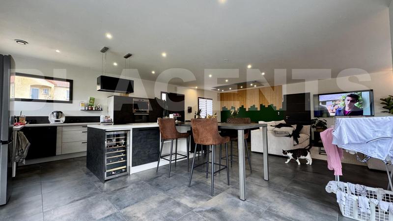 Pavillon - 140 m² - 5 pièces