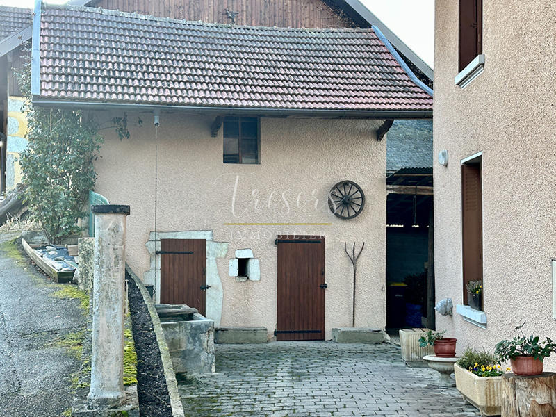 Maison - 500 m² - 6 pièces