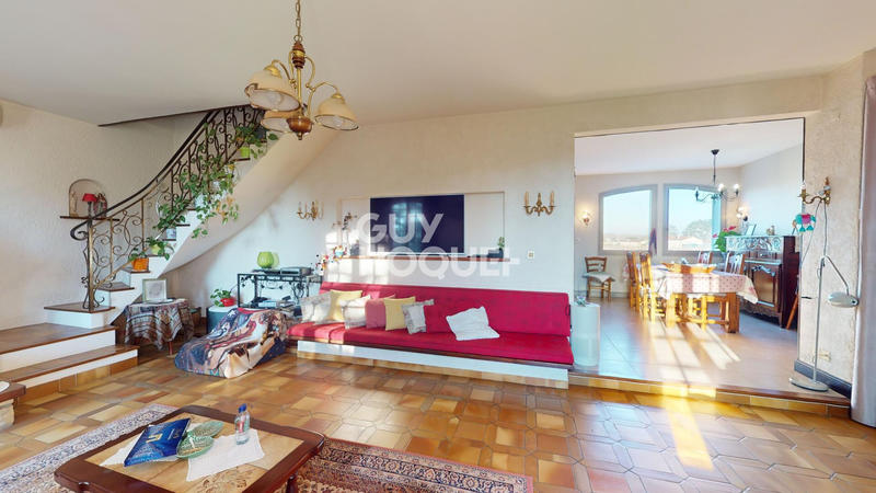 Maison - 195 m² - 7 pièces