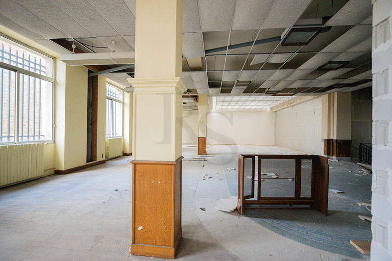 Local commercial - 244 m² - 2 pièces