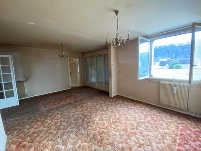 Appartement - 97 m² - 5 pièces