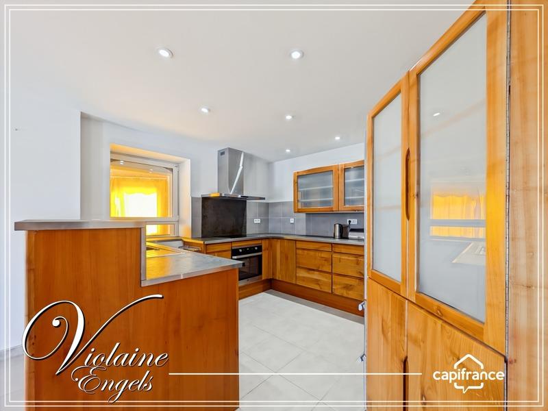 Maison - 184 m² - 9 pièces