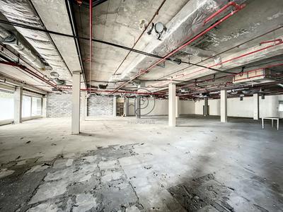 Local commercial - 1 842 m²