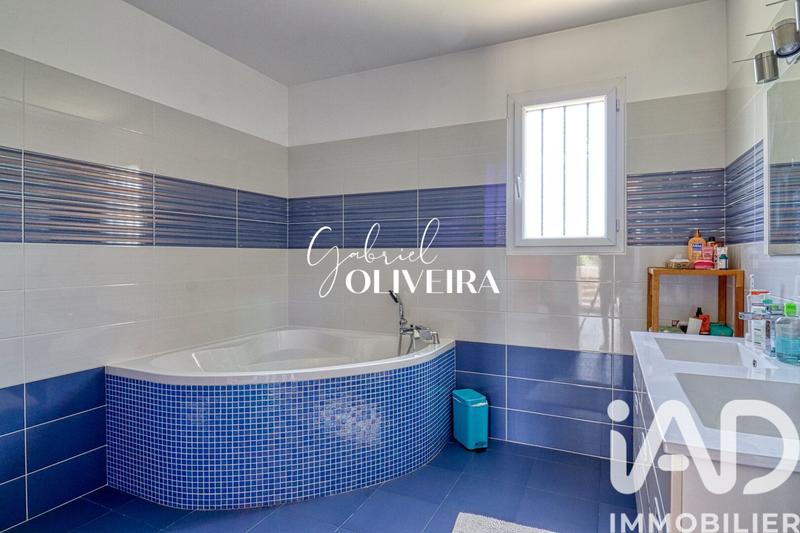 Maison - 210 m² - 7 pièces