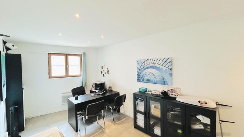 Bureau - 76 m² - 4 pièces