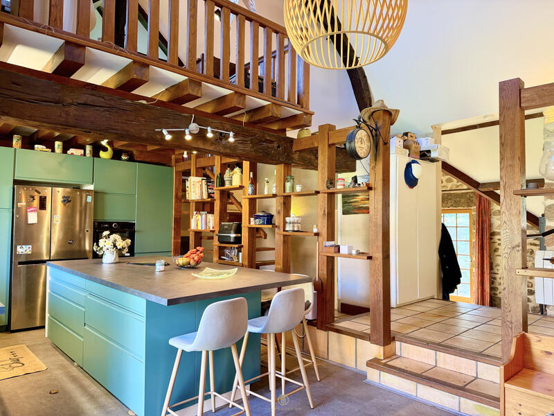 Propriété - 641 m² - 23 pièces