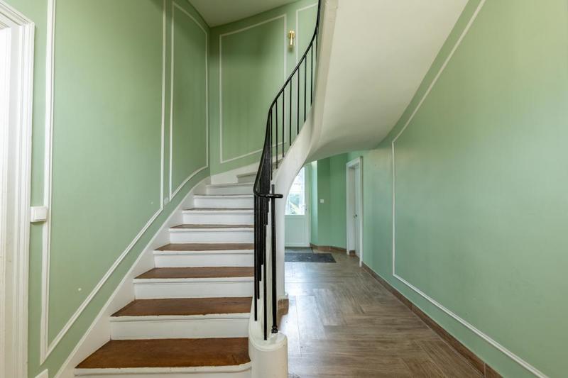 Maison bourgeoise - 250 m² - 14 pièces