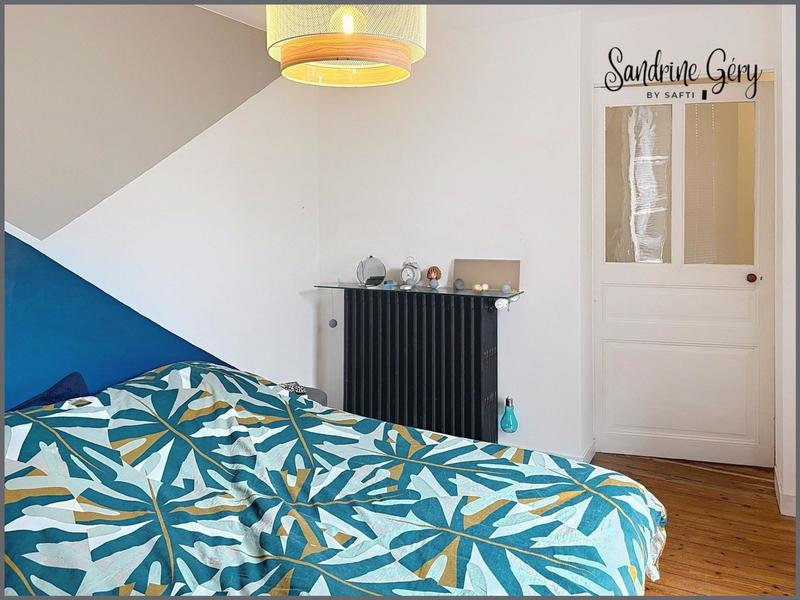 Maison - 180 m² - 7 pièces