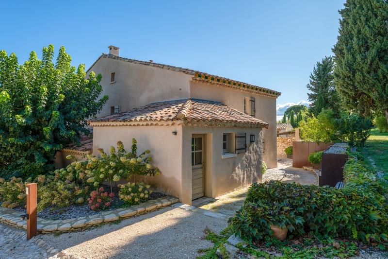 Mas - 300 m² - 8 pièces