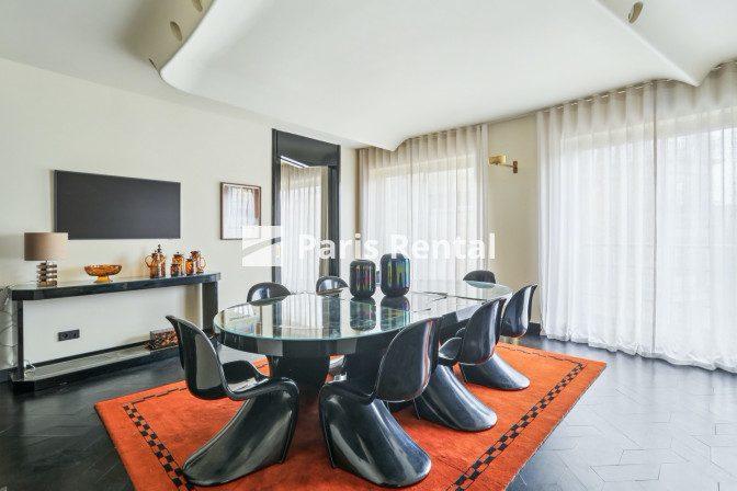 Appartement - 216 m² - 4 pièces