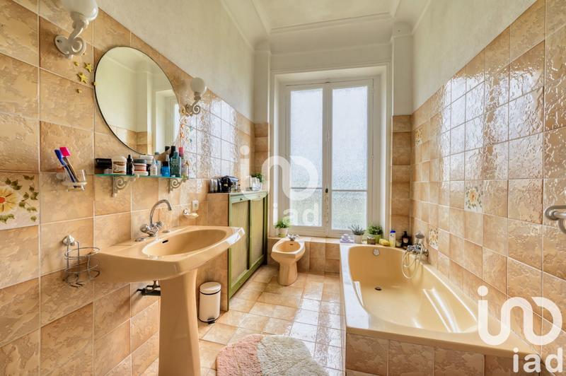 Maison - 323 m² - 11 pièces