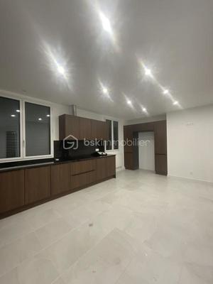 Appartement - 110 m² - 4 pièces