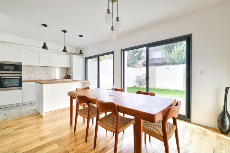 Maison - 95 m² - 5 pièces