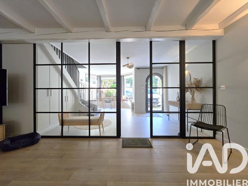 Maison - 210 m² - 7 pièces