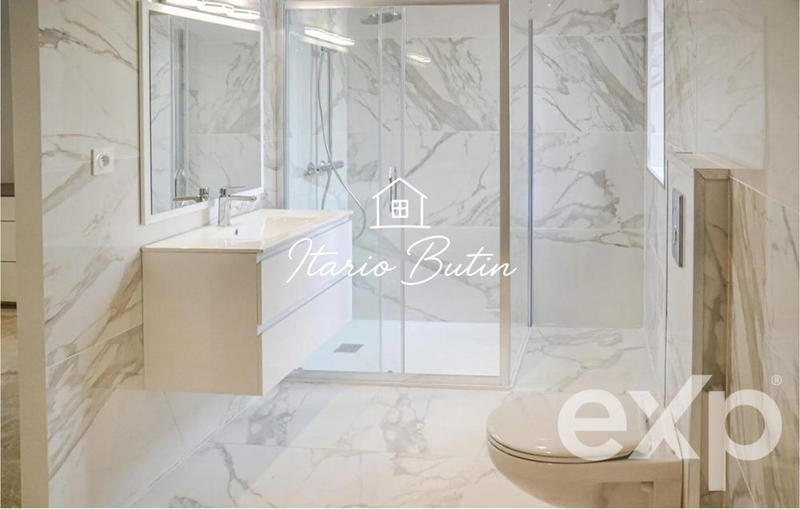 Maison - 415 m² - 14 pièces