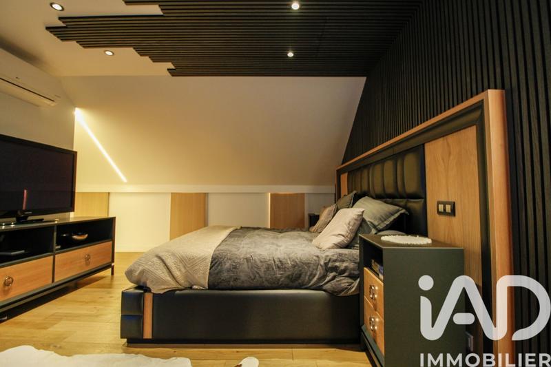 Maison - 434 m² - 9 pièces