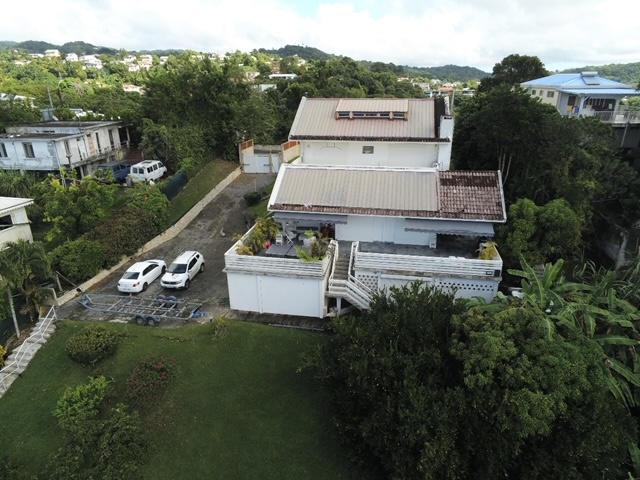 Propriété - 1 m² - 8 pièces