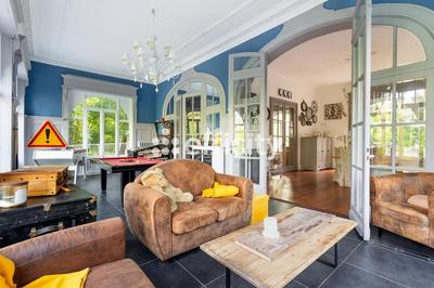 Demeure - 458 m² - 16 pièces