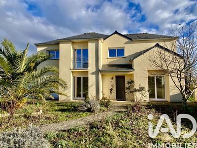 Maison - 197 m² - 9 pièces