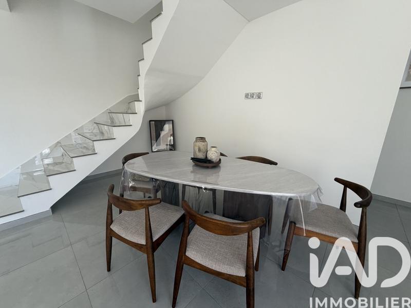 Maison - 111 m² - 4 pièces