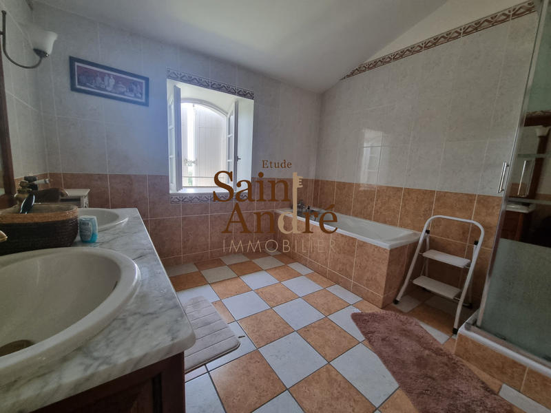 Maison - 294 m² - 8 pièces