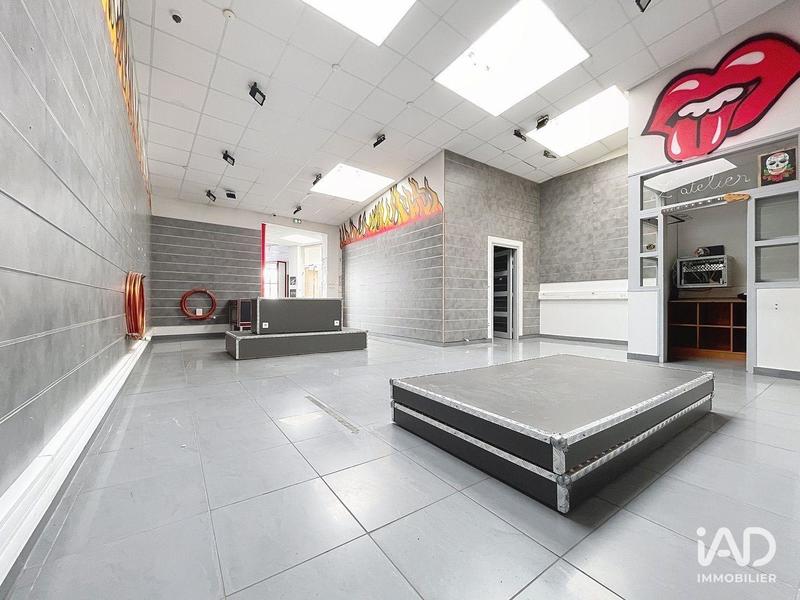 Local commercial - 638 m²